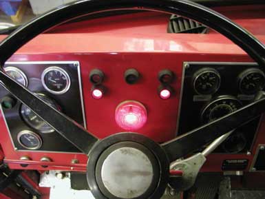 Photo 4. Red light on dash that flashes when the electronic signal button is pushed